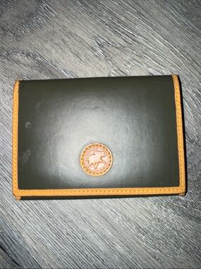 HUNTING WORLD KHK Women's Leather Bifold Wallet
